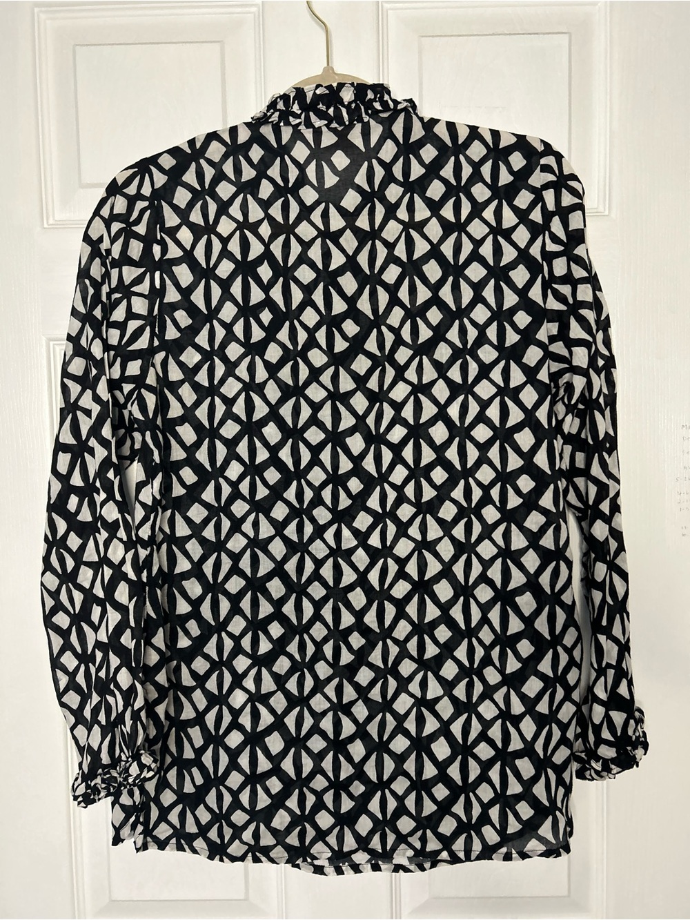 Rungolee Geometric Ruffle Blouse - Picture 11 of 12